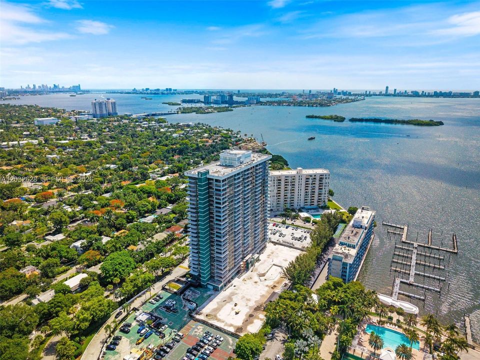 For Sale: $449,900 (2 beds, 2 baths, 1225 Square Feet)