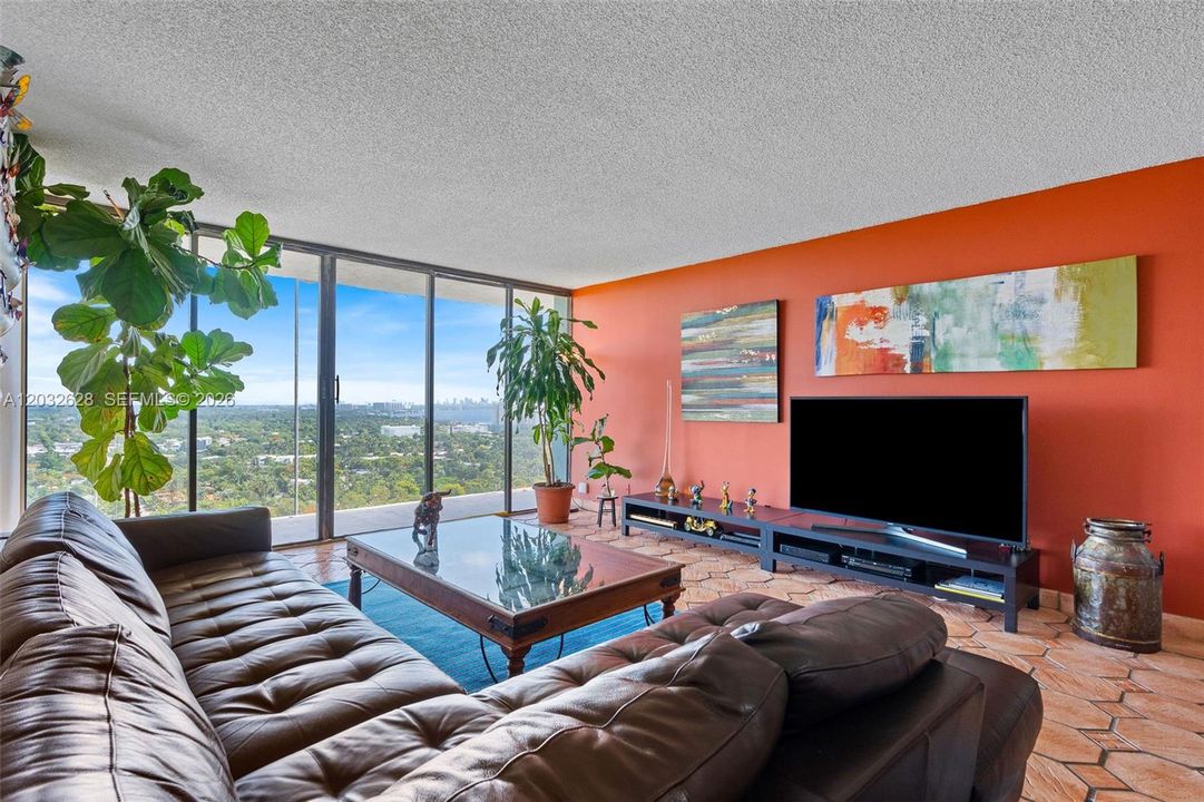 For Sale: $449,900 (2 beds, 2 baths, 1225 Square Feet)