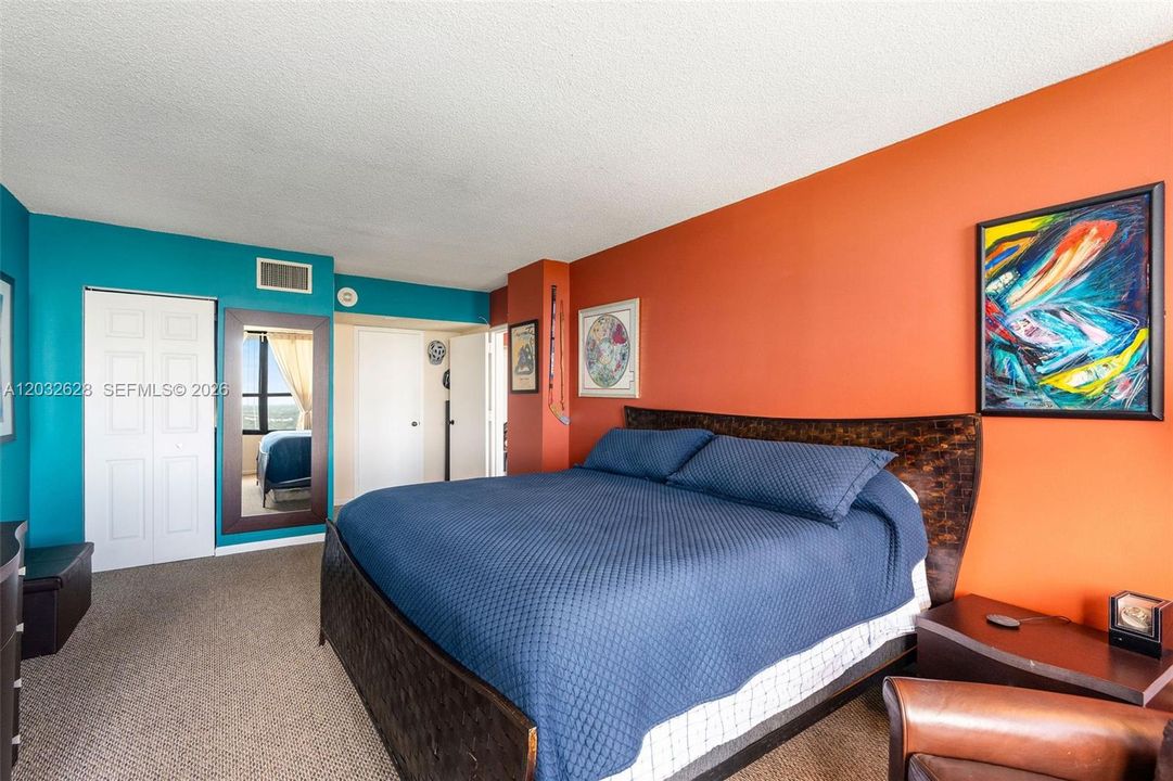 For Sale: $449,900 (2 beds, 2 baths, 1225 Square Feet)