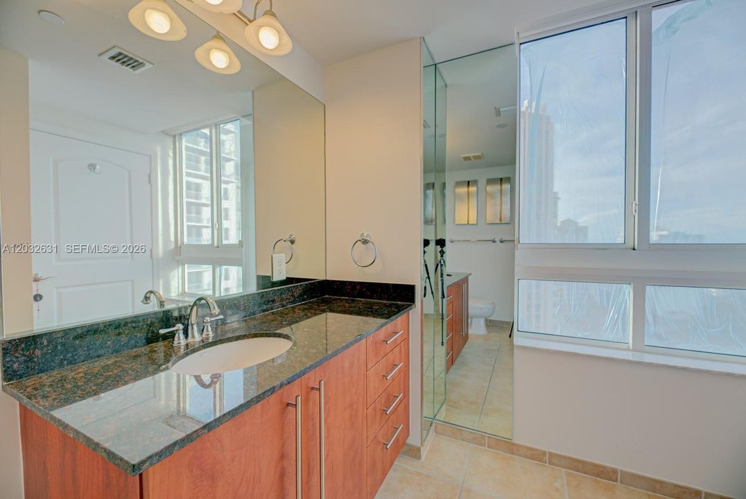 For Sale: $474,900 (2 beds, 2 baths, 1155 Square Feet)