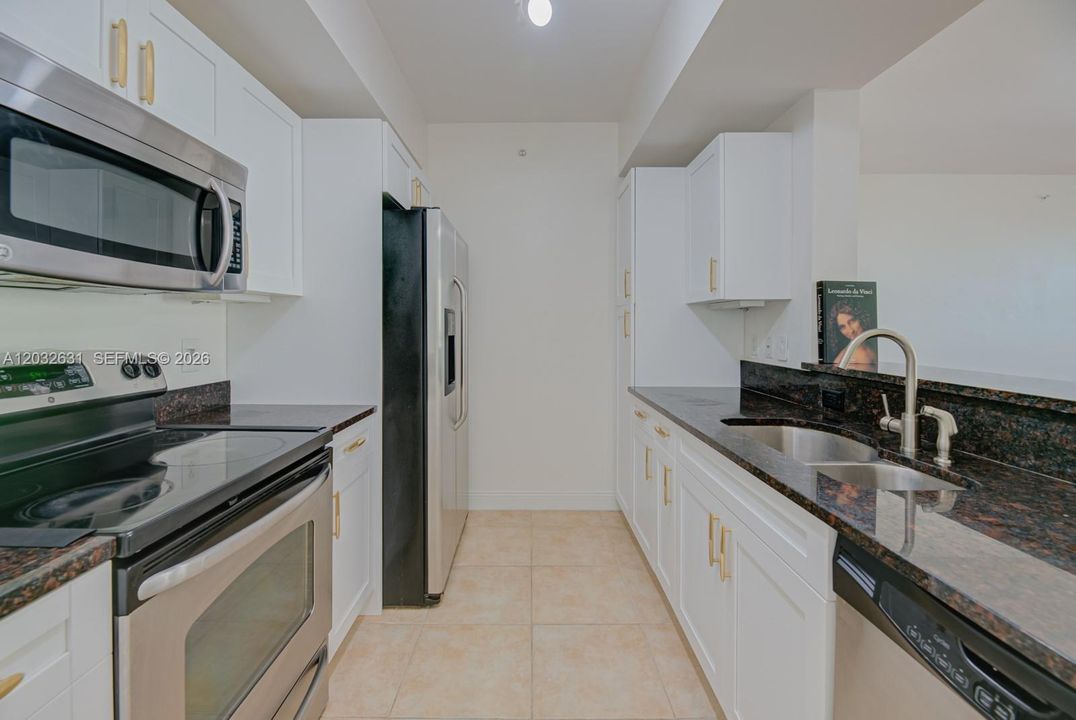 For Sale: $474,900 (2 beds, 2 baths, 1155 Square Feet)