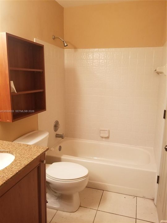 For Rent: $1,800 (2 beds, 2 baths, 835 Square Feet)