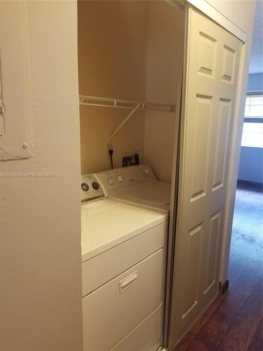 For Rent: $1,800 (2 beds, 2 baths, 835 Square Feet)