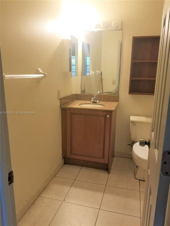For Rent: $1,800 (2 beds, 2 baths, 835 Square Feet)