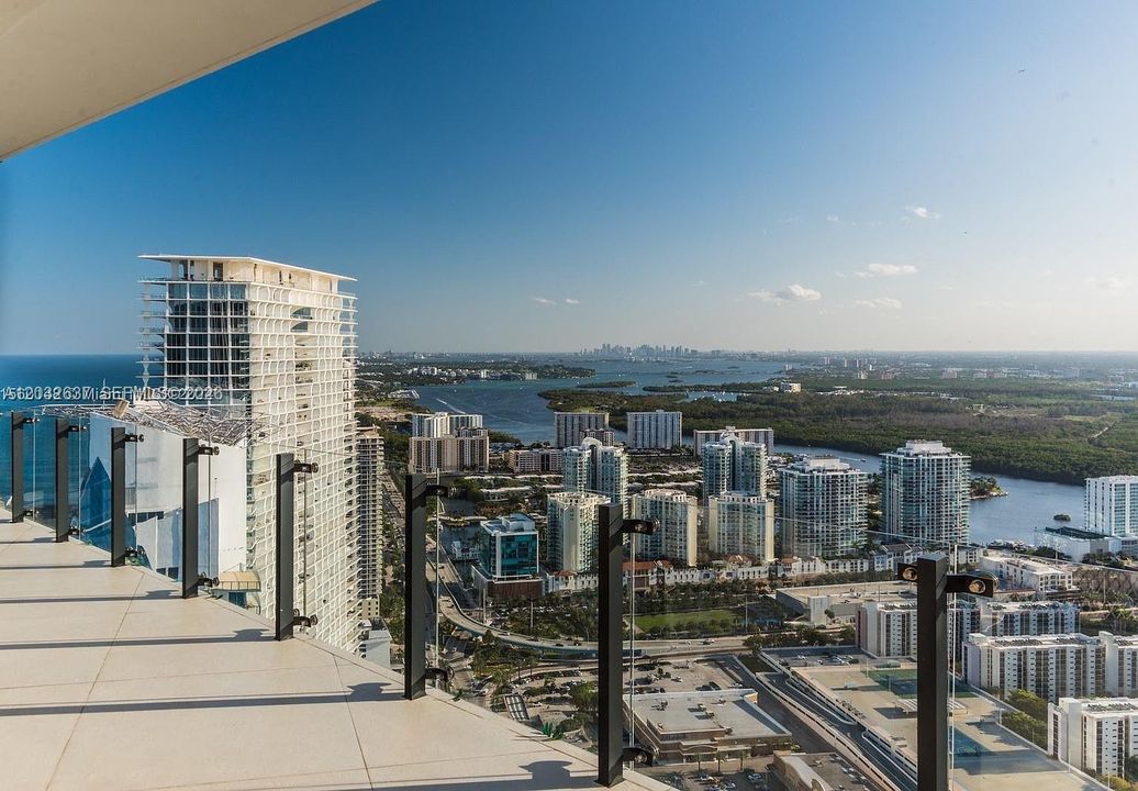 For Rent: $25,000 (2 beds, 2 baths, 2042 Square Feet)
