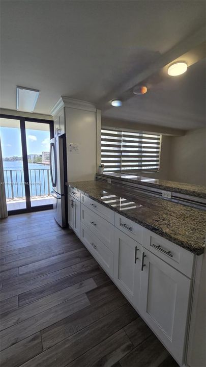 For Sale: $555,000 (2 beds, 2 baths, 1610 Square Feet)