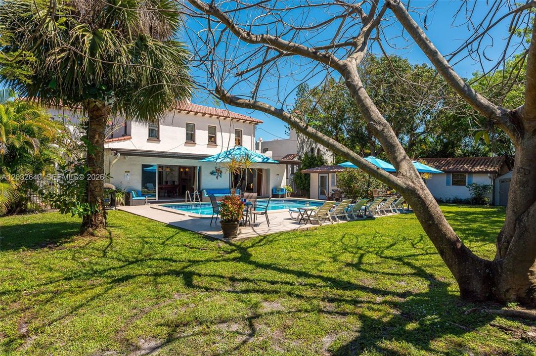 En Renta: $17,500 (7 camas, 5 baños, 4048 Pies cuadrados)