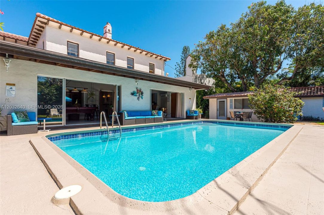 En Renta: $17,500 (7 camas, 5 baños, 4048 Pies cuadrados)