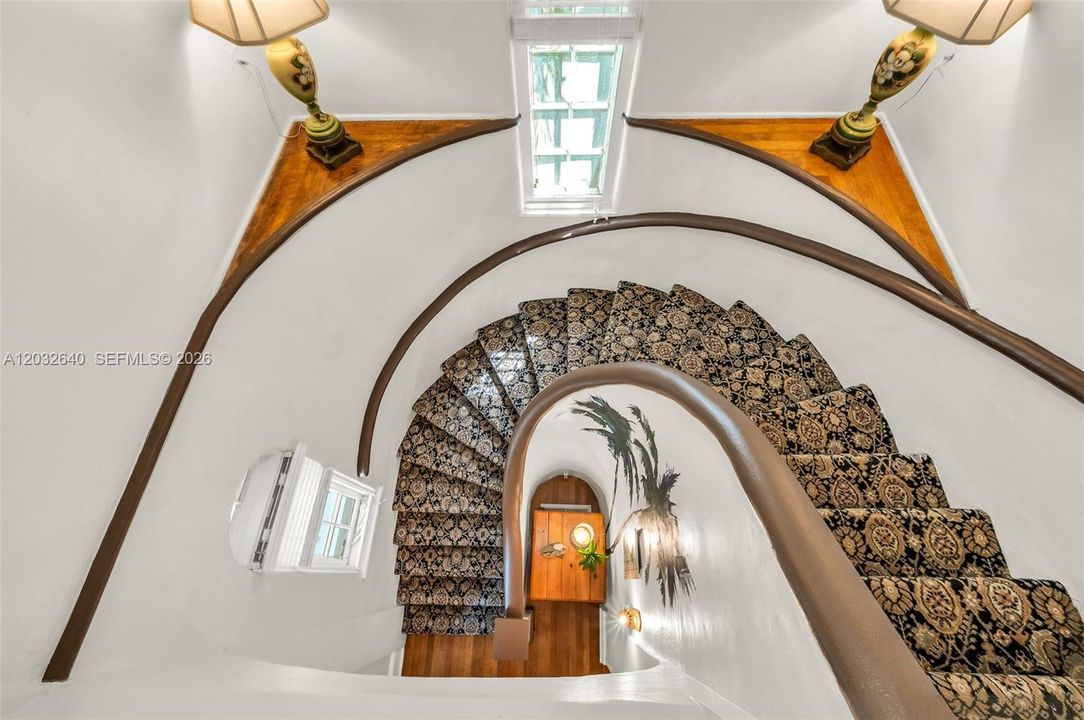 En Renta: $17,500 (7 camas, 5 baños, 4048 Pies cuadrados)