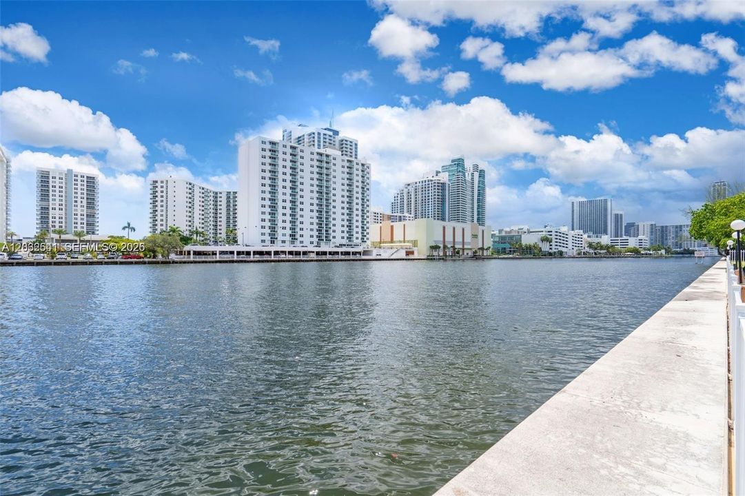 En Venta: $360,000 (2 camas, 2 baños, 1455 Pies cuadrados)