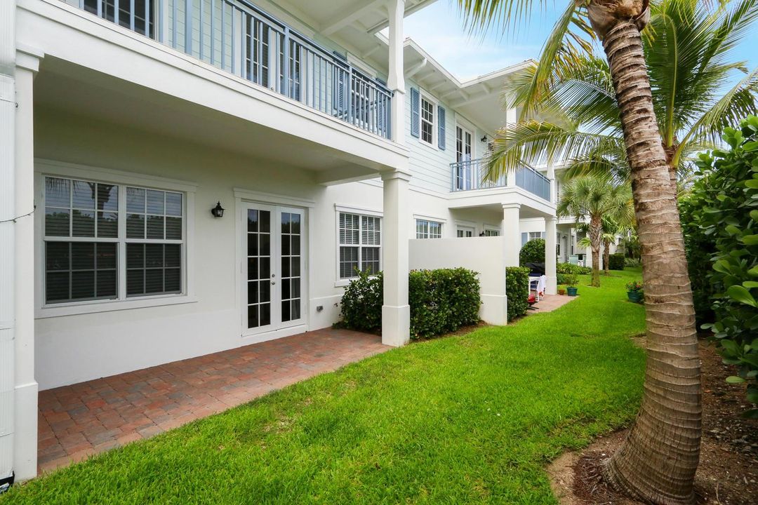 114 Ocean Breeze Dr Juno Beach-large-024