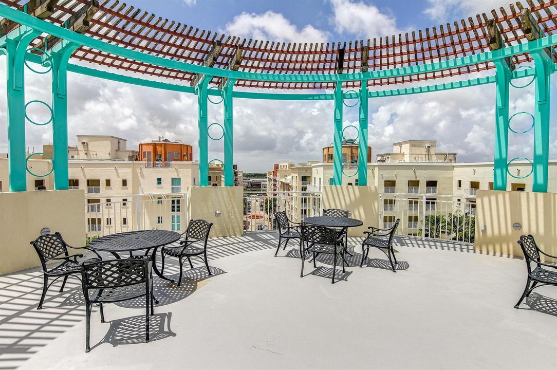 36_downtown_dadeland_photo_by_MiamiRealE