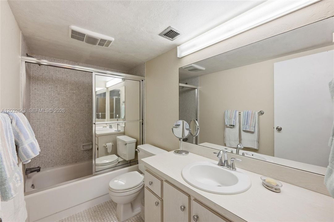 For Rent: $2,400 (2 beds, 2 baths, 1344 Square Feet)
