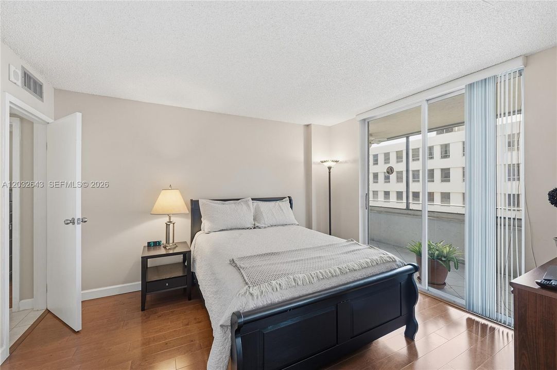 For Rent: $2,400 (2 beds, 2 baths, 1344 Square Feet)