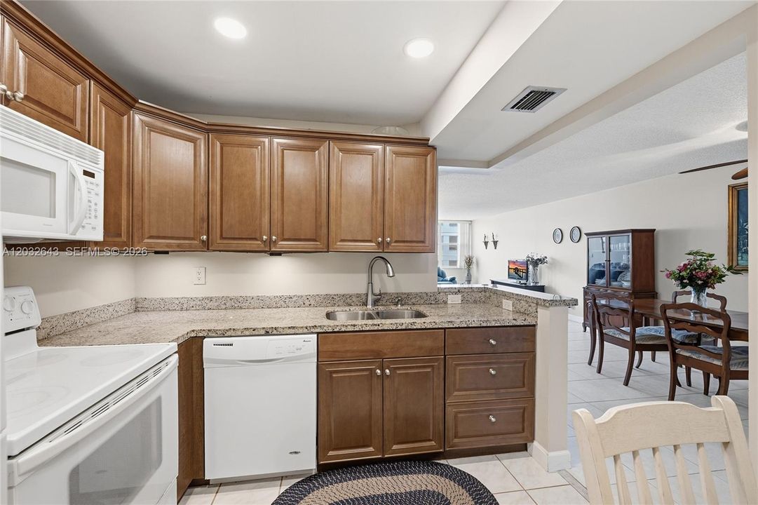 For Rent: $2,400 (2 beds, 2 baths, 1344 Square Feet)