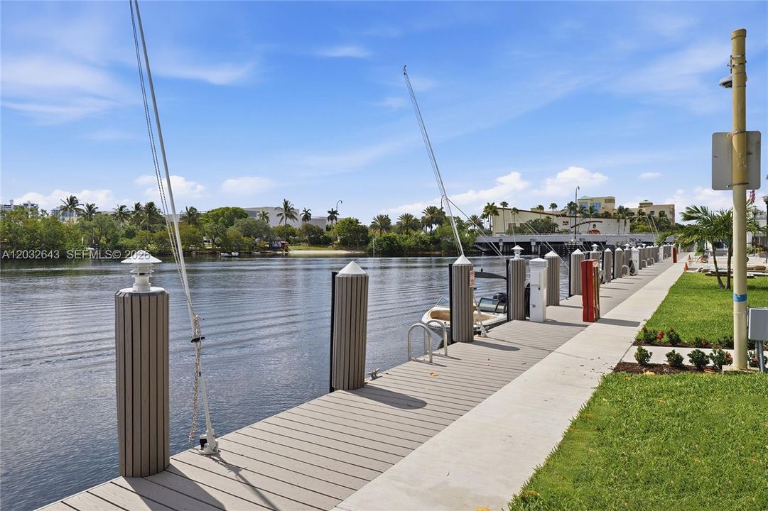 For Rent: $2,400 (2 beds, 2 baths, 1344 Square Feet)