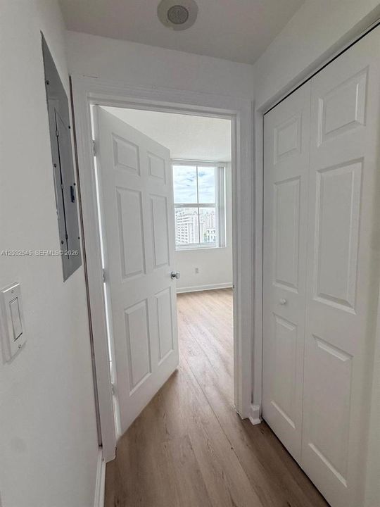 For Rent: $3,500 (2 beds, 2 baths, 932 Square Feet)