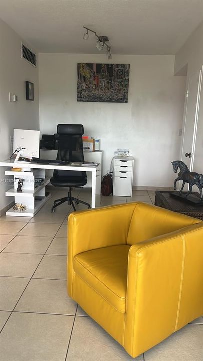 For Sale: $329,900 (1 beds, 1 baths, 831 Square Feet)