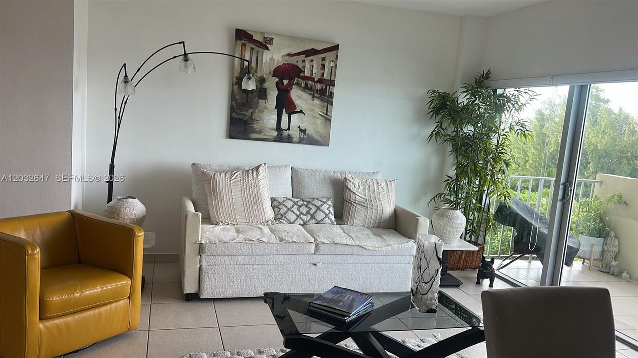 For Sale: $329,900 (1 beds, 1 baths, 831 Square Feet)
