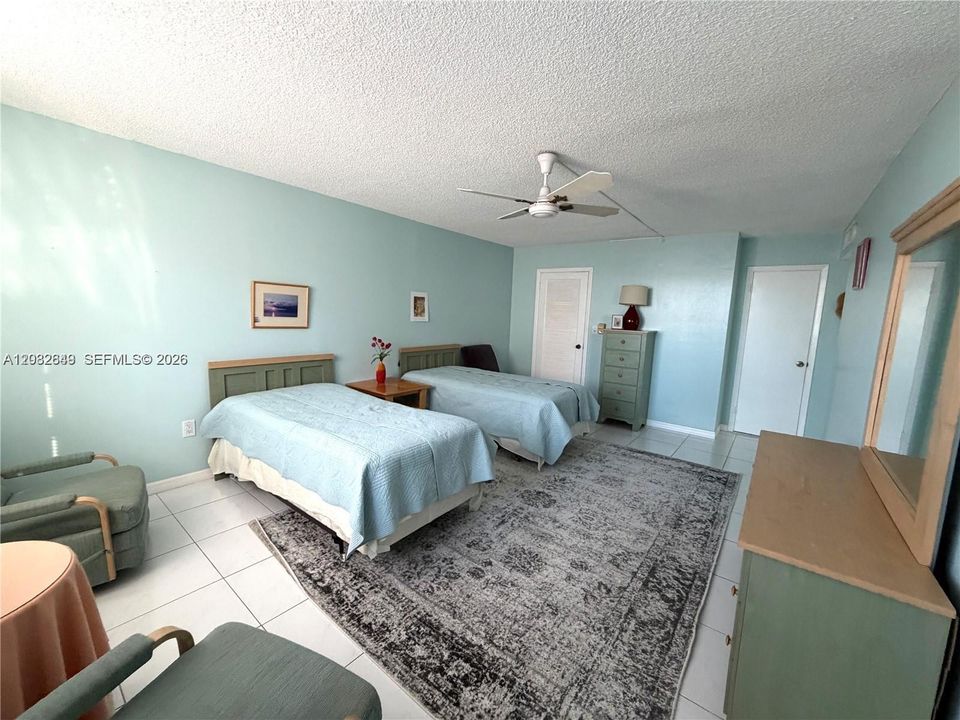 For Sale: $336,000 (2 beds, 2 baths, 1360 Square Feet)