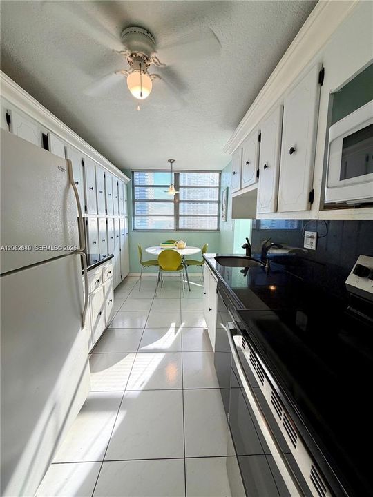 For Sale: $336,000 (2 beds, 2 baths, 1360 Square Feet)