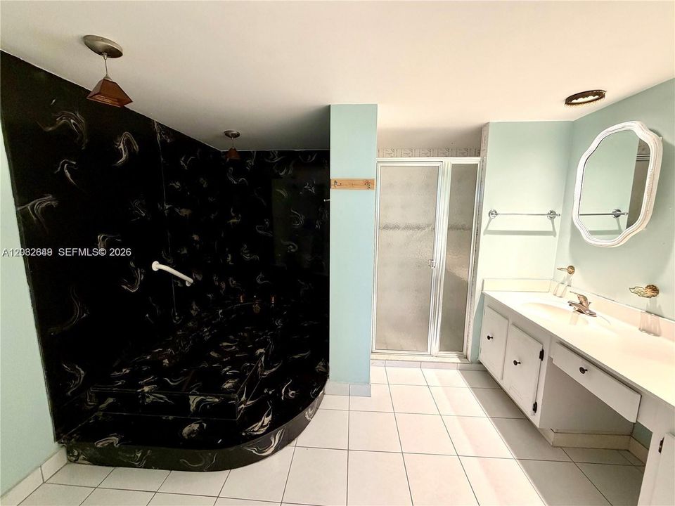 For Sale: $336,000 (2 beds, 2 baths, 1360 Square Feet)