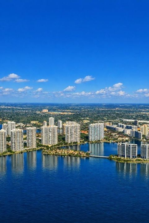 На продажу: $455,000 (2 спален, 2 ванн, 1140 Квадратных фут)
