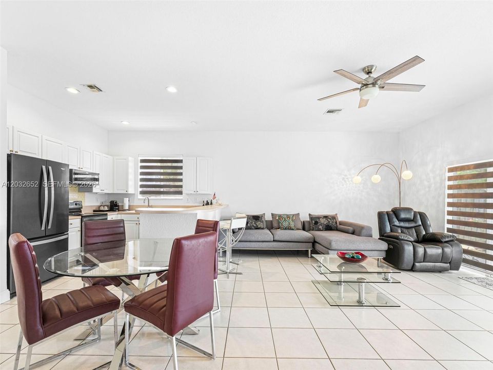 En Venta: $630,000 (3 camas, 2 baños, 1567 Pies cuadrados)