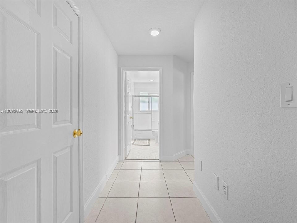 En Venta: $630,000 (3 camas, 2 baños, 1567 Pies cuadrados)