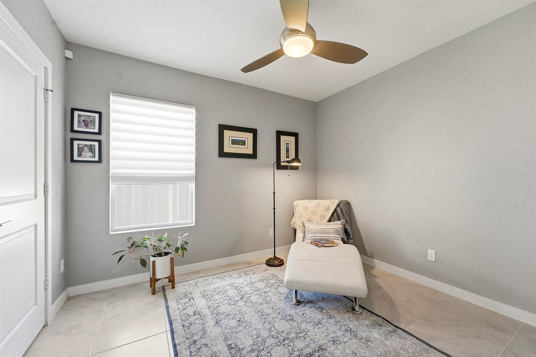 25_bedroom