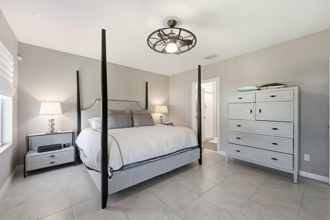 20_primary bedroom