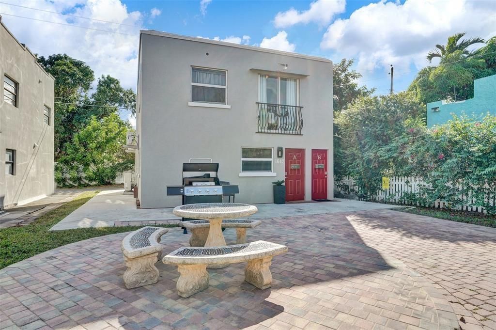 1642 adams outside 3