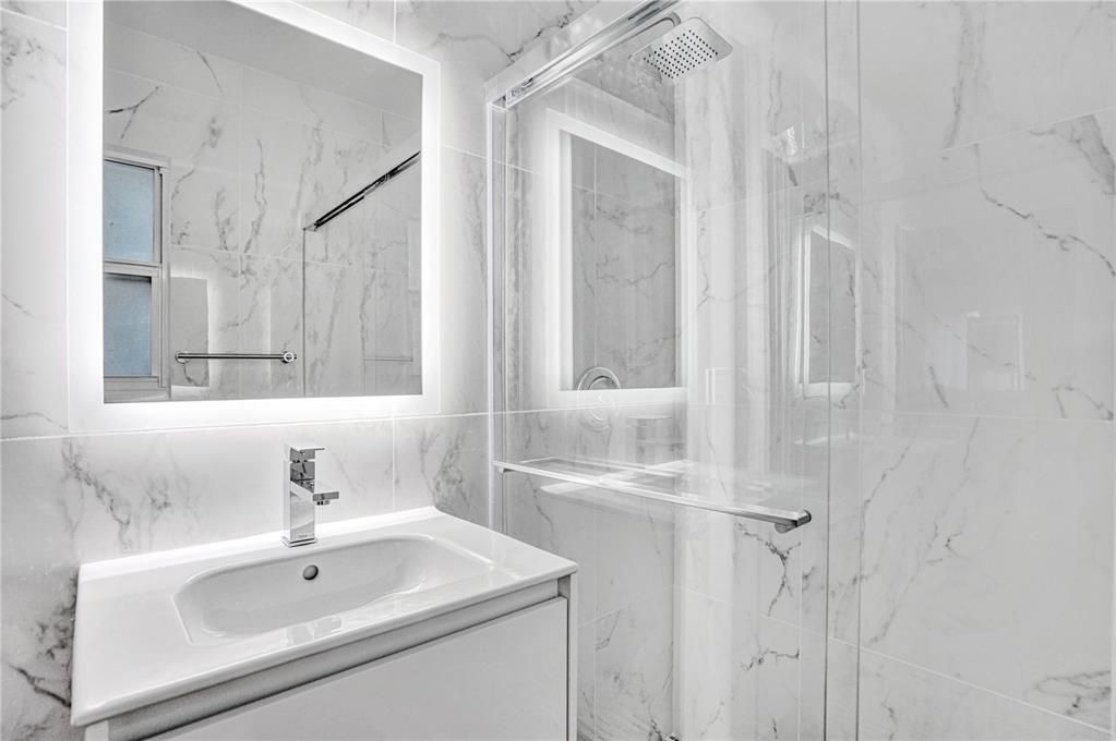 1642 Adams bath 3