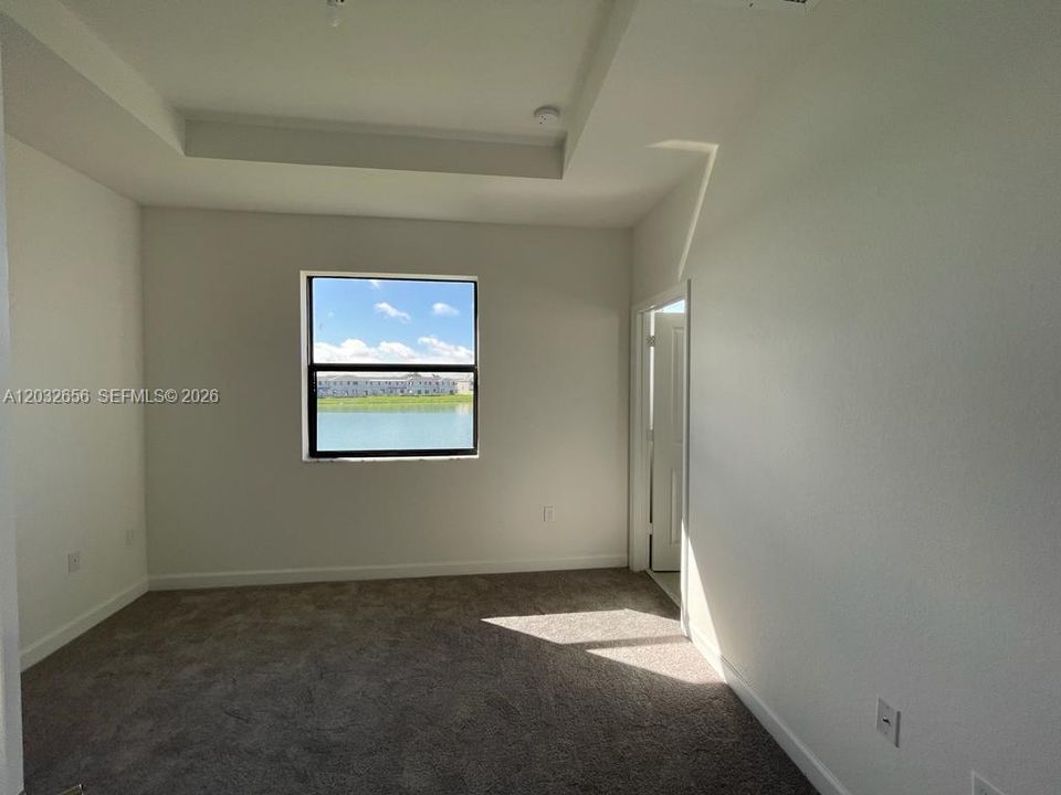 En Venta: $435,000 (3 camas, 3 baños, 1328 Pies cuadrados)