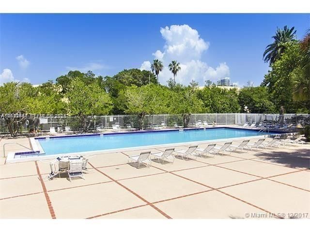 For Sale: $227,000 (1 beds, 1 baths, 750 Square Feet)