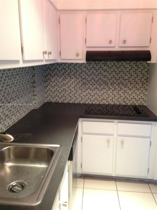 For Sale: $227,000 (1 beds, 1 baths, 750 Square Feet)