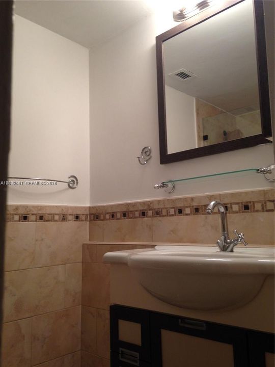 For Sale: $227,000 (1 beds, 1 baths, 750 Square Feet)
