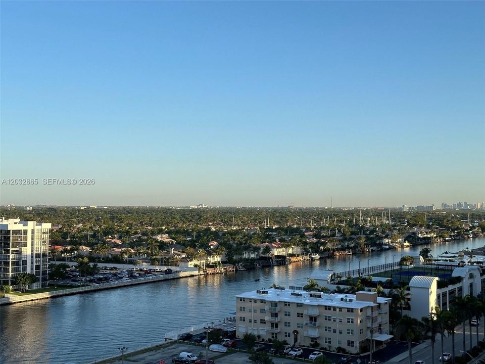 For Rent: $2,950 (2 beds, 2 baths, 1186 Square Feet)