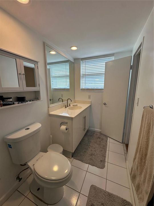 For Rent: $2,950 (2 beds, 2 baths, 1186 Square Feet)