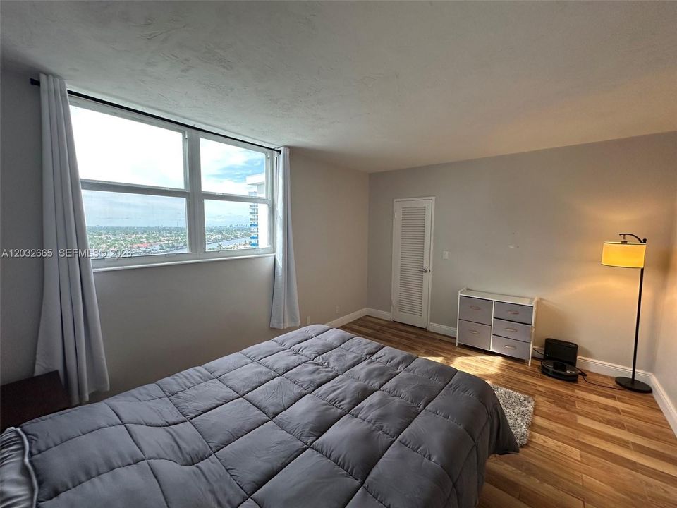 For Rent: $2,950 (2 beds, 2 baths, 1186 Square Feet)