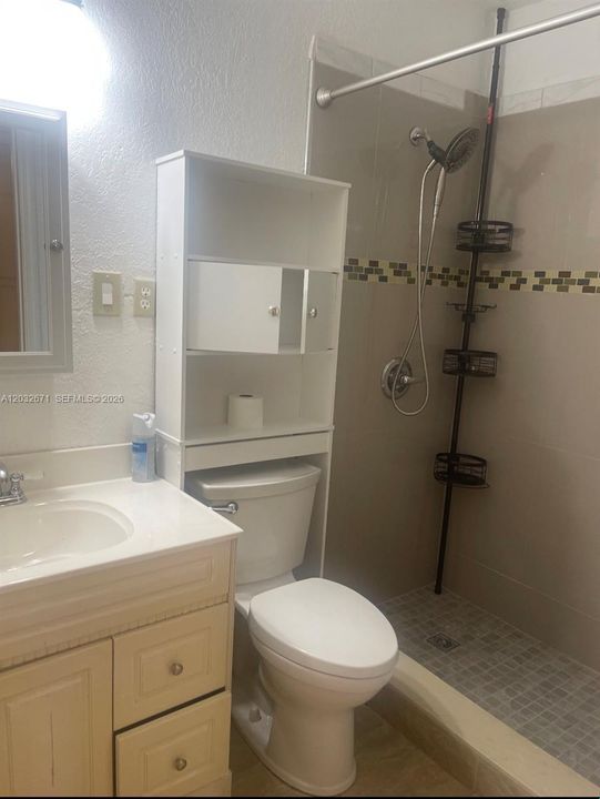 В аренду: $1,400 (1 спален, 1 ванн, 1711 Квадратных фут)