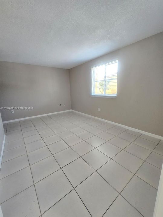 For Rent: $2,000 (2 beds, 2 baths, 912 Square Feet)