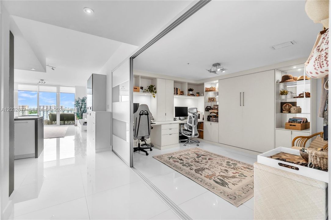 For Sale: $1,300,000 (2 beds, 3 baths, 1406 Square Feet)