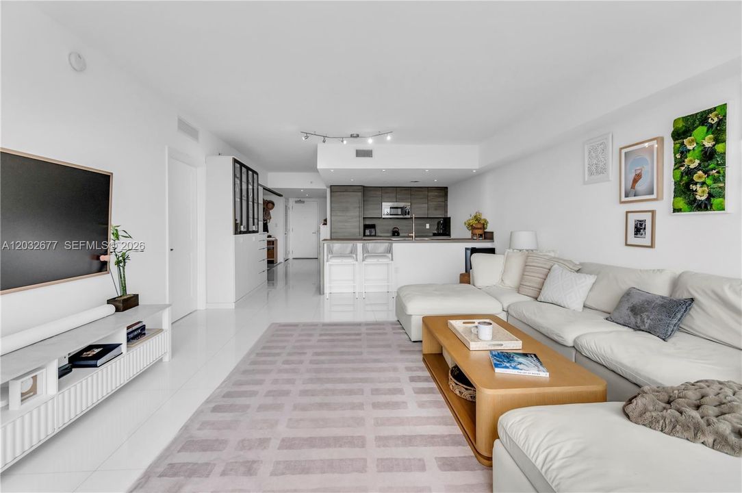 For Sale: $1,300,000 (2 beds, 3 baths, 1406 Square Feet)