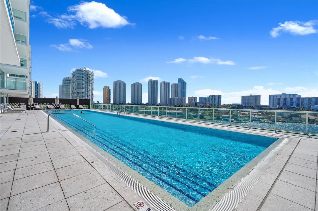 For Sale: $1,300,000 (2 beds, 3 baths, 1784 Square Feet)