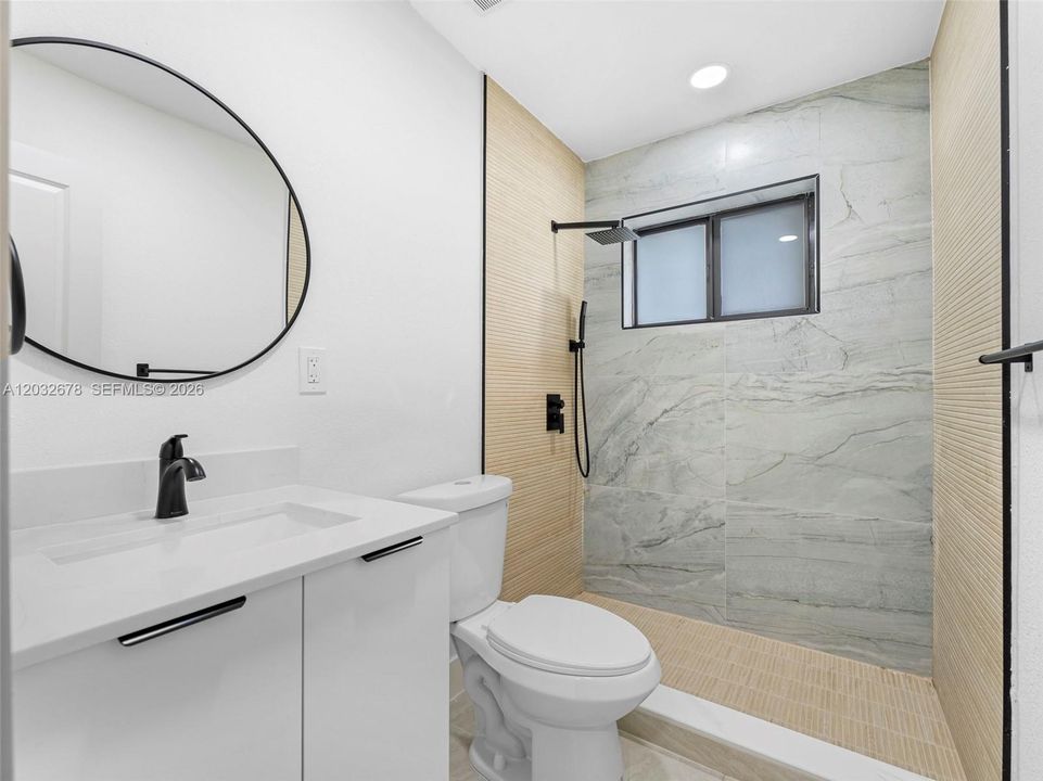 En Venta: $559,900 (4 camas, 3 baños, 1435 Pies cuadrados)