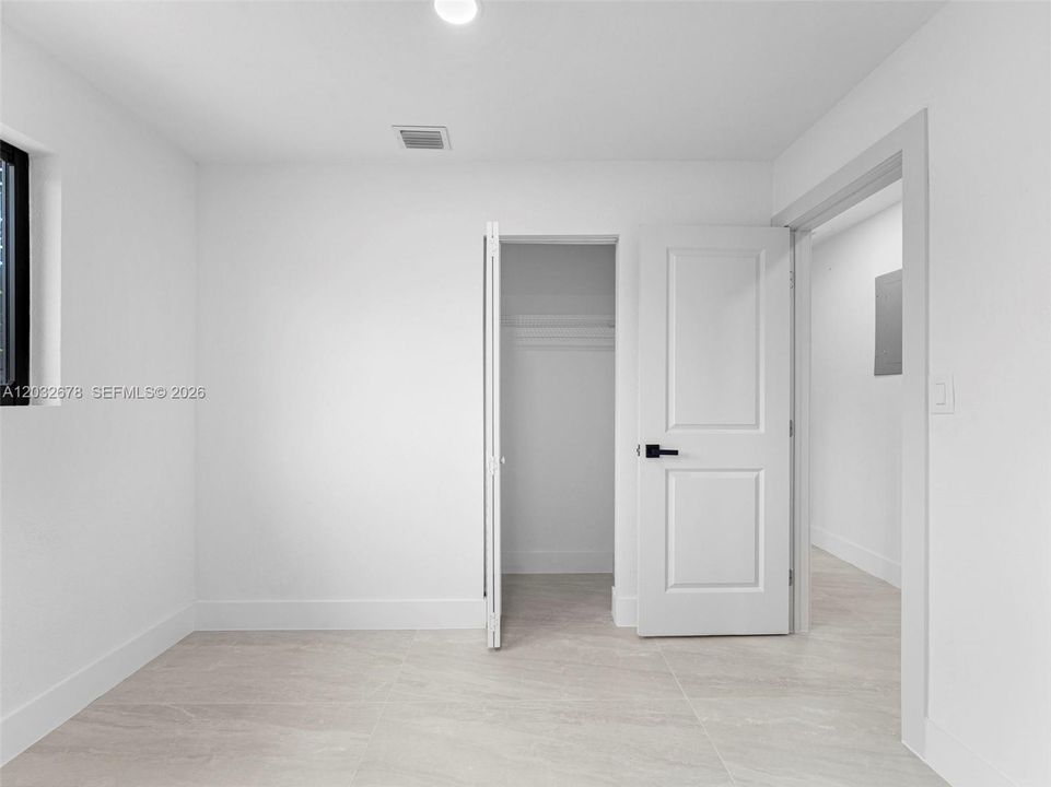 En Venta: $559,900 (4 camas, 3 baños, 1435 Pies cuadrados)