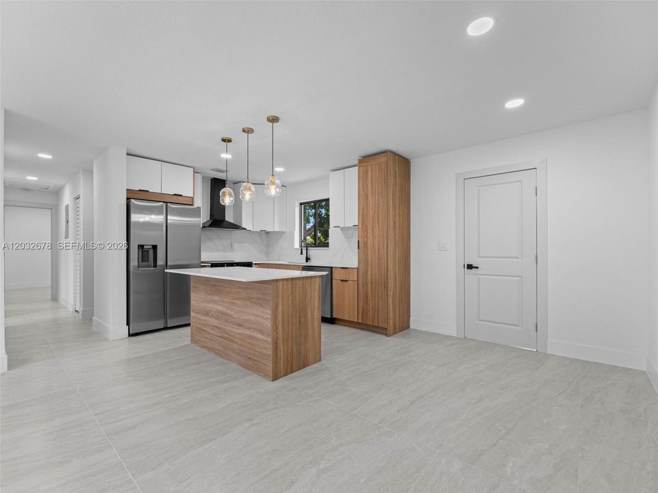 En Venta: $559,900 (4 camas, 3 baños, 1435 Pies cuadrados)