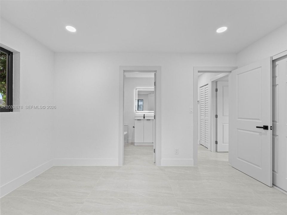 En Venta: $559,900 (4 camas, 3 baños, 1435 Pies cuadrados)