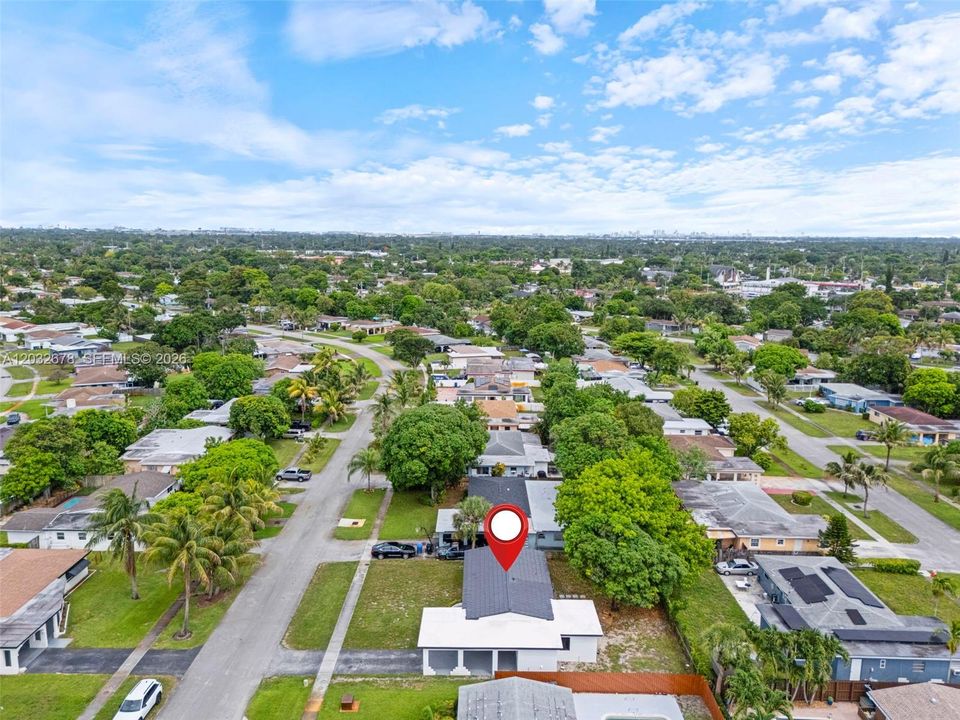En Venta: $559,900 (4 camas, 3 baños, 1435 Pies cuadrados)